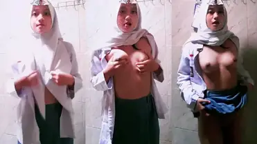 Bokep Jilbab Anak SMP Kirim Foto Syur poster
